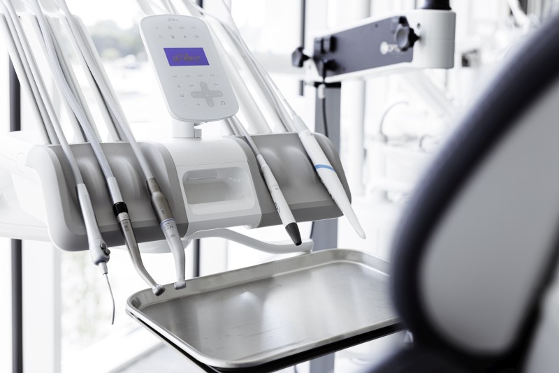 Išbandykite odontologinę įrangą, pagerinančią kasdienį pacientų gydymą